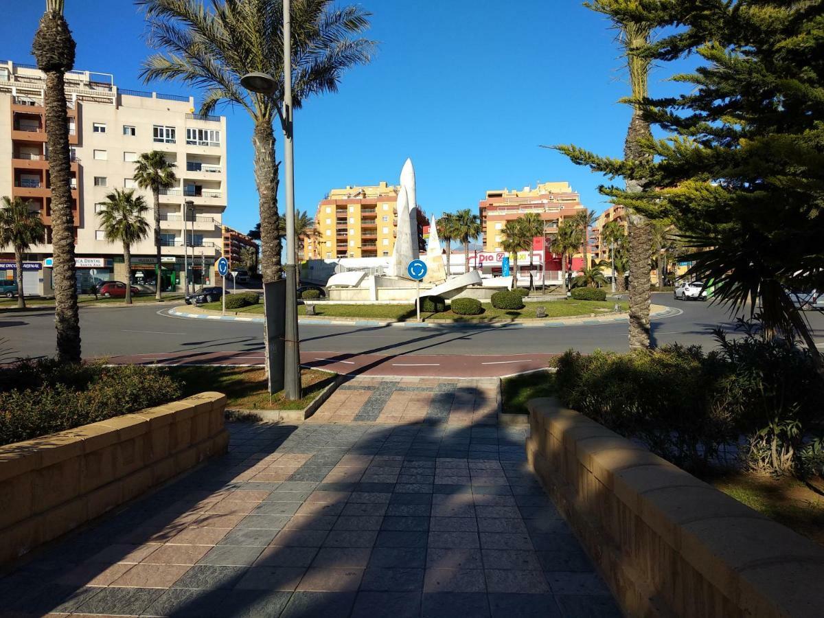 Apartamento Apartamento en Puerto de Roquetas de Mar Exterior foto